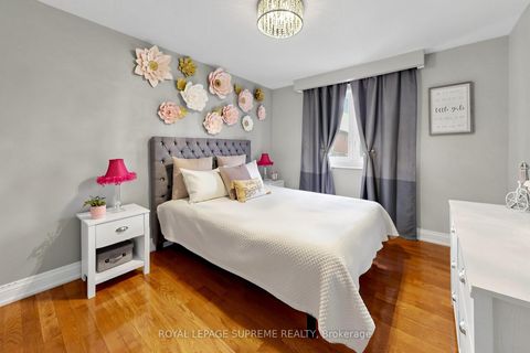 Photo 20 at 46 Chiswick Avenue, Amesbury, Toronto