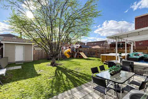 Photo 28 at 46 Chiswick Avenue, Amesbury, Toronto