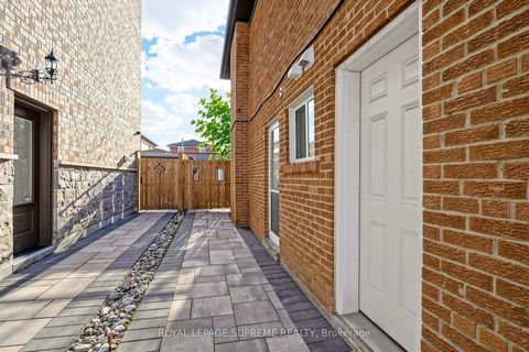 Photo 33 at 46 Chiswick Avenue, Amesbury, Toronto