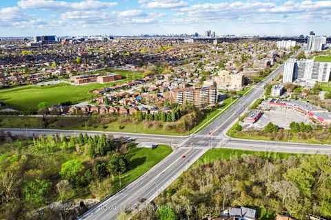 Photo 36 at 46 Chiswick Avenue, Amesbury, Toronto