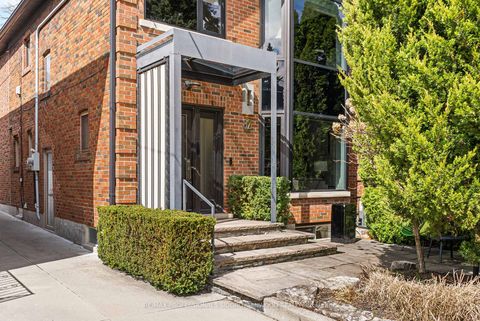 Photo 2 at 82 Mayfield Avenue, Swansea, Toronto