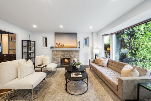 Photo 6 at 82 Mayfield Avenue, Swansea, Toronto