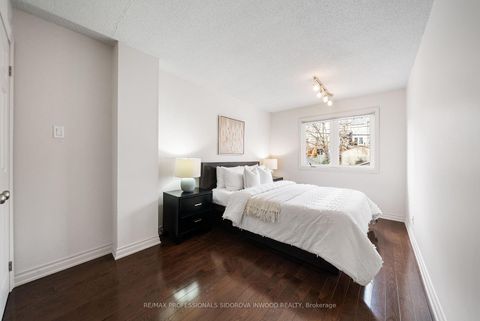 Photo 29 at 82 Mayfield Avenue, Swansea, Toronto