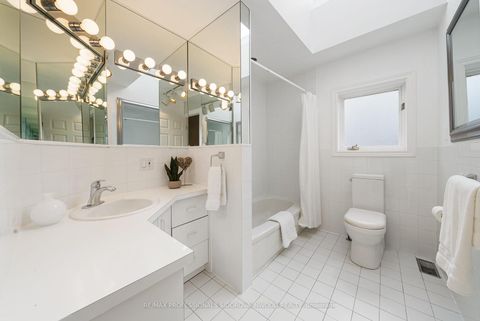 Photo 31 at 82 Mayfield Avenue, Swansea, Toronto