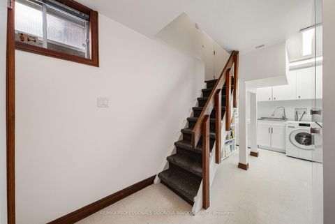 Photo 35 at 82 Mayfield Avenue, Swansea, Toronto
