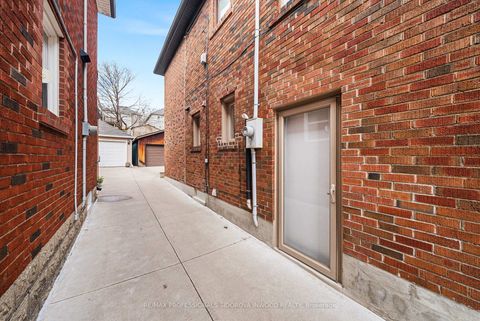 Photo 42 at 82 Mayfield Avenue, Swansea, Toronto
