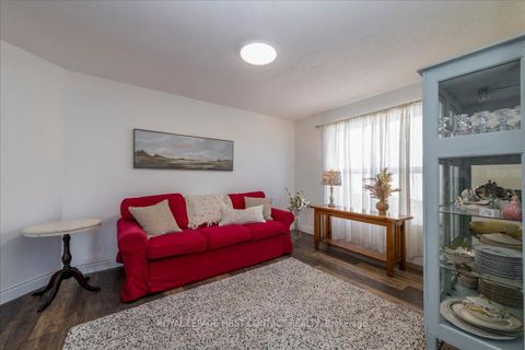 Photo 5 at 83 Violet Street, Holly, Barrie