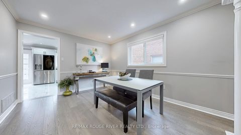 Photo 5 at 32 Dalmato Court, Vaughan Grove, Vaughan