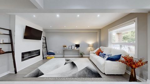 Photo 10 at 32 Dalmato Court, Vaughan Grove, Vaughan