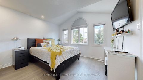 Photo 22 at 32 Dalmato Court, Vaughan Grove, Vaughan