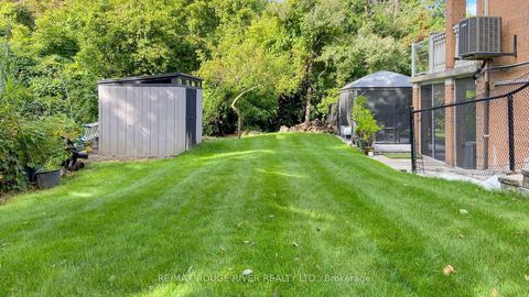 Photo 34 at 32 Dalmato Court, Vaughan Grove, Vaughan