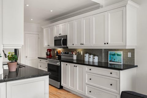 Photo 12 at 307 Belsize Drive, Mount Pleasant East, Toronto