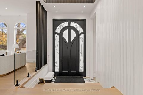 Photo 2 at 81 Upper Canada Drive, Windfields, Toronto