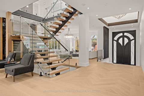 Photo 4 at 81 Upper Canada Drive, Windfields, Toronto