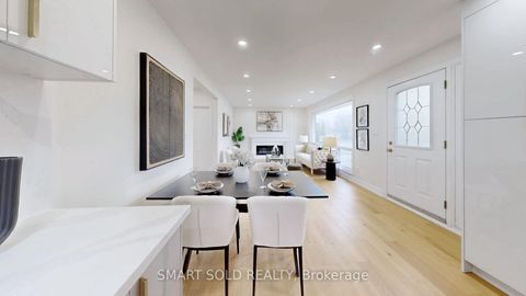 Photo 8 at 439 Fernleigh Circle N, Crosby, Richmond Hill