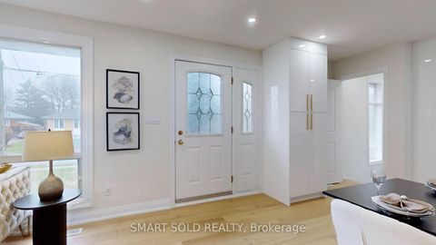 Photo 10 at 439 Fernleigh Circle N, Crosby, Richmond Hill