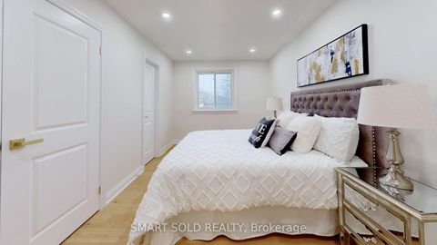 Photo 12 at 439 Fernleigh Circle N, Crosby, Richmond Hill