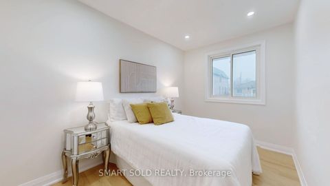 Photo 16 at 439 Fernleigh Circle N, Crosby, Richmond Hill
