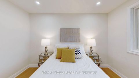 Photo 17 at 439 Fernleigh Circle N, Crosby, Richmond Hill