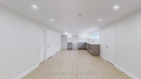 Photo 23 at 439 Fernleigh Circle N, Crosby, Richmond Hill
