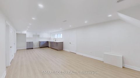 Photo 24 at 439 Fernleigh Circle N, Crosby, Richmond Hill