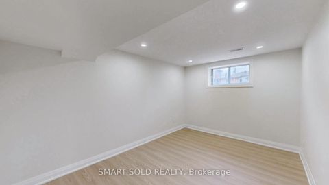 Photo 30 at 439 Fernleigh Circle N, Crosby, Richmond Hill