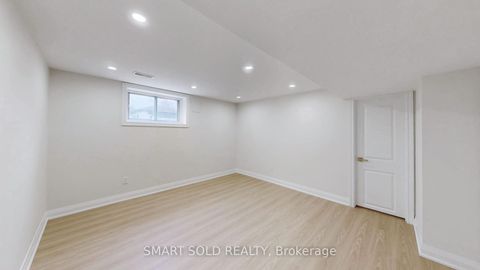 Photo 31 at 439 Fernleigh Circle N, Crosby, Richmond Hill