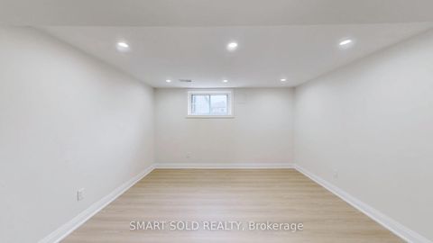 Photo 32 at 439 Fernleigh Circle N, Crosby, Richmond Hill