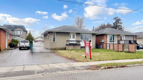 Photo 37 at 439 Fernleigh Circle N, Crosby, Richmond Hill