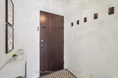 Photo 5 at 405 - 90 Niagara Street, Niagara, Toronto