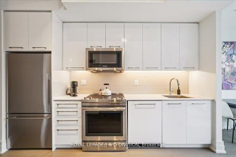 Photo 10 at 405 - 90 Niagara Street, Niagara, Toronto
