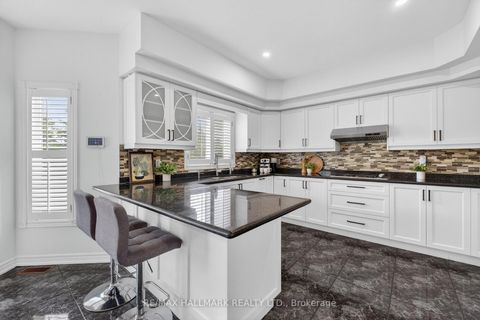 Photo 9 at 53 Alpha Court, Islington Woods, Vaughan