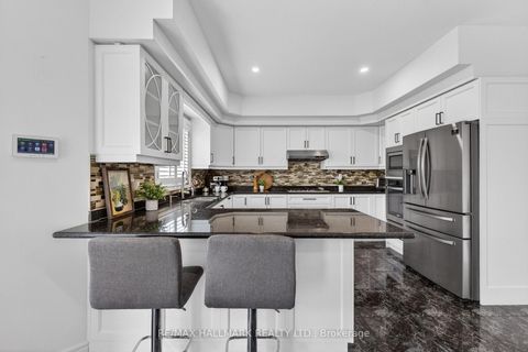 Photo 11 at 53 Alpha Court, Islington Woods, Vaughan