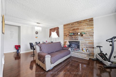 Photo 8 at 10 Garthwood Drive, Kennedy Park, Toronto