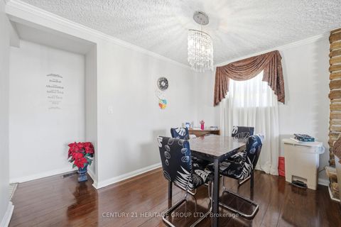 Photo 11 at 10 Garthwood Drive, Kennedy Park, Toronto