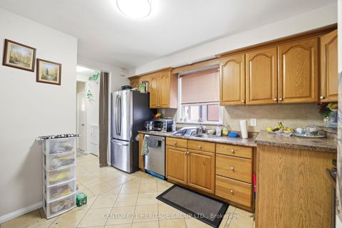 Photo 13 at 10 Garthwood Drive, Kennedy Park, Toronto