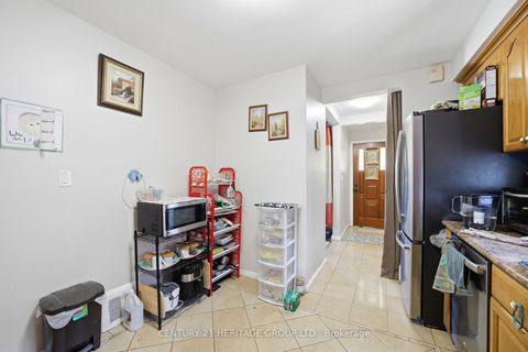 Photo 15 at 10 Garthwood Drive, Kennedy Park, Toronto