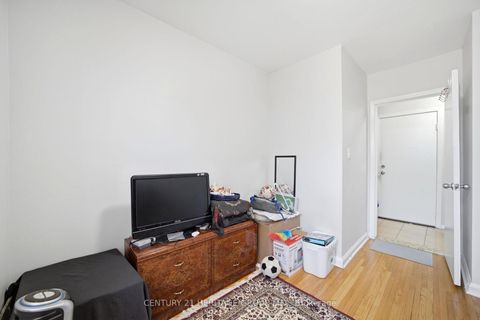 Photo 22 at 10 Garthwood Drive, Kennedy Park, Toronto