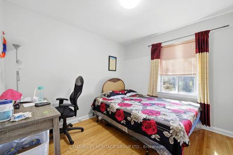 Photo 24 at 10 Garthwood Drive, Kennedy Park, Toronto