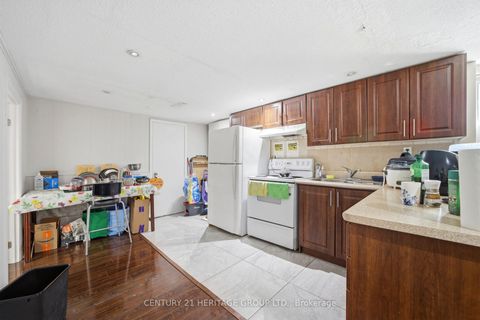 Photo 28 at 10 Garthwood Drive, Kennedy Park, Toronto