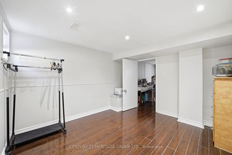 Photo 33 at 10 Garthwood Drive, Kennedy Park, Toronto
