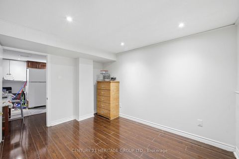 Photo 34 at 10 Garthwood Drive, Kennedy Park, Toronto