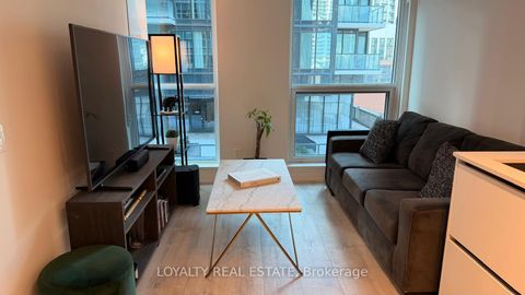 Photo 7 at 805 - 327 King Street W, Waterfront Communities C1, Toronto