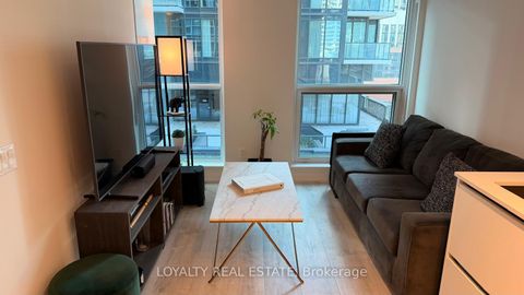 Photo 8 at 805 - 327 King Street W, Waterfront Communities C1, Toronto