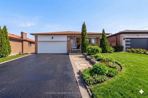 Photo 1 at 72 Mayall Avenue, CFB, Toronto