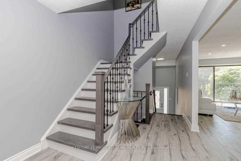 Photo 19 at 8 Norbrook Crescent, Clairville, Toronto