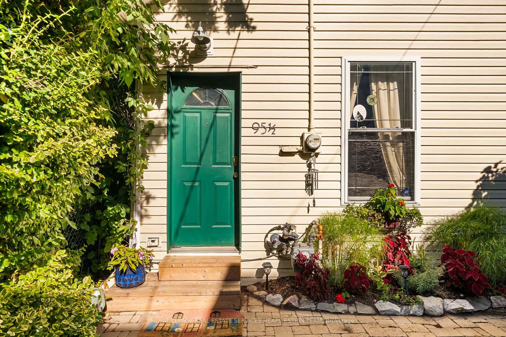 95 1/2 Fuller Avenue, Roncesvalles, Toronto photo number 2