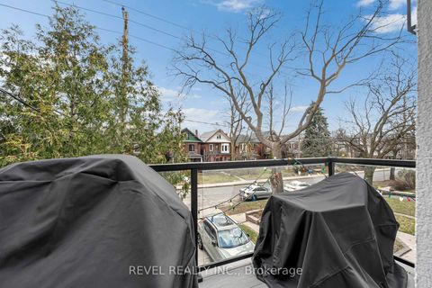Photo 15 at 36 Humberside Ave Avenue, High Park North, Toronto