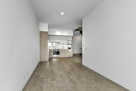 Photo 8 at TH17 - 7 Buttermill Avenue, Concord, Vaughan