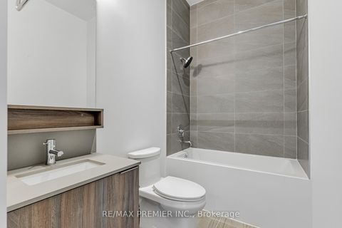 Photo 10 at TH17 - 7 Buttermill Avenue, Concord, Vaughan